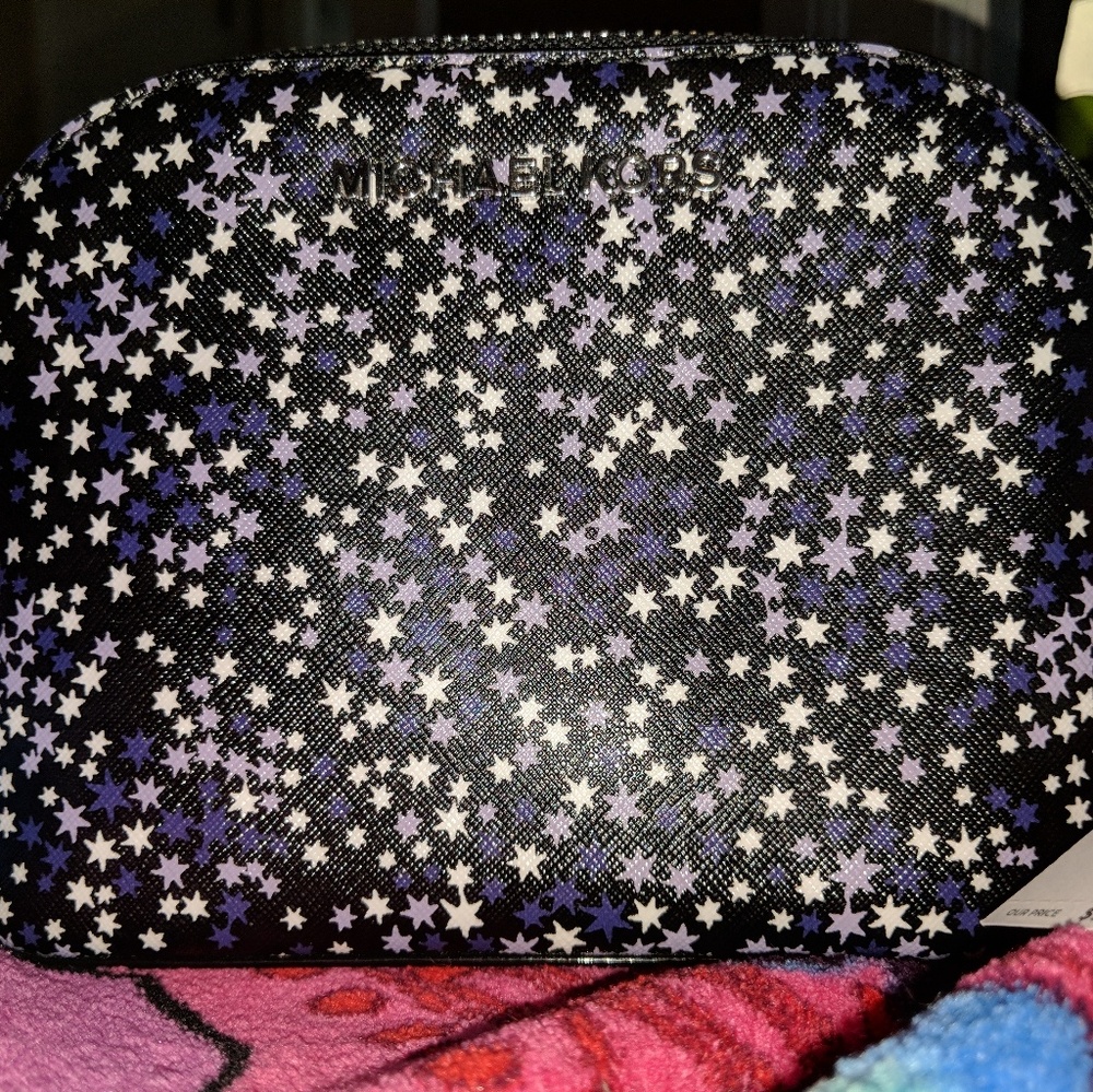 Travel pouch / cosmetic bag